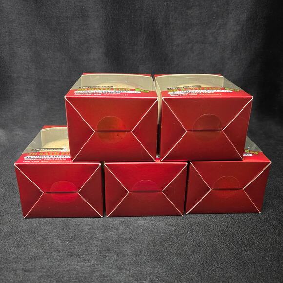 The Creme Shop Hello Kitty 3D Bath Fizz Aromatherapy Bath Bomb Peppermint Creme - Picture 7 of 8